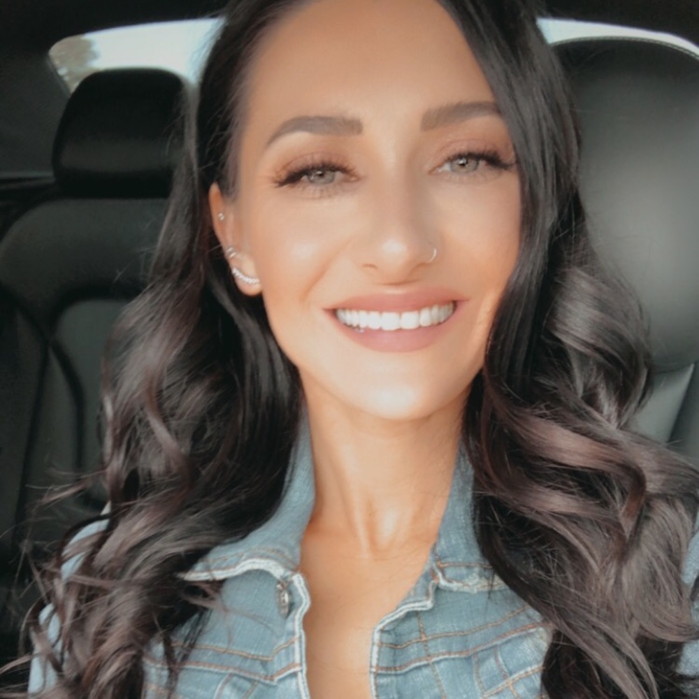 Meet your Posher, Ashley